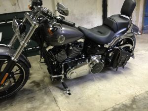 Sacoche Myleatherbikes Softail Breakout (30)